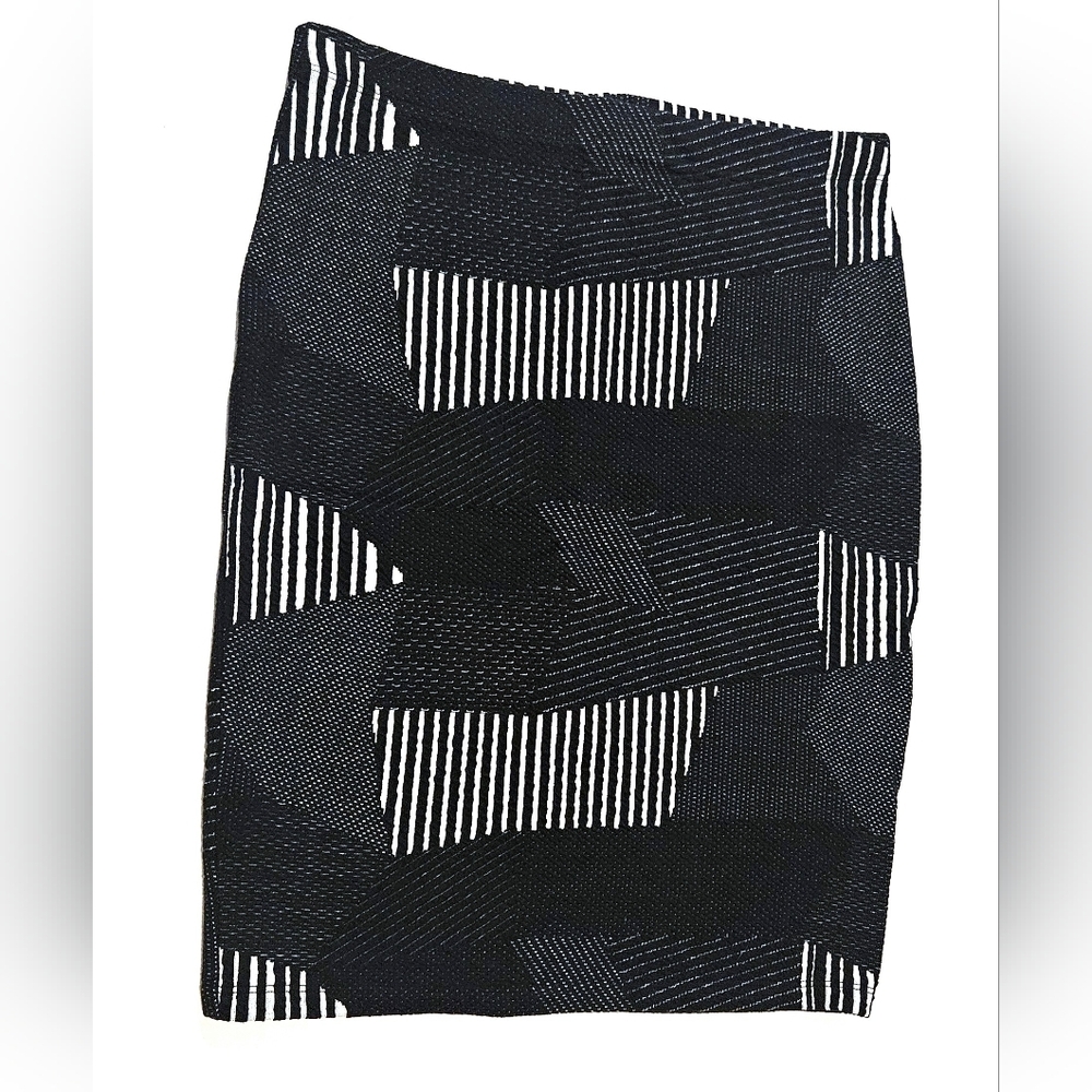 NW/oT Fitted Skirt Jacquard Patchwork Design
